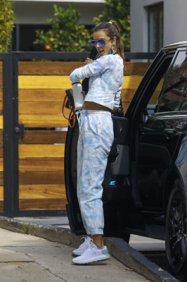 Alessandra Ambrosio pic #1236128