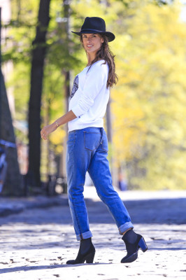 Alessandra Ambrosio pic #601124