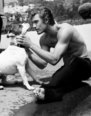 Alex Pettyfer pic #324511