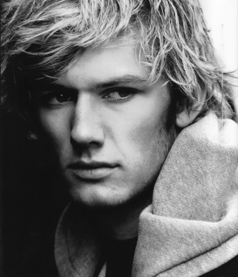Alex Pettyfer pic #324508