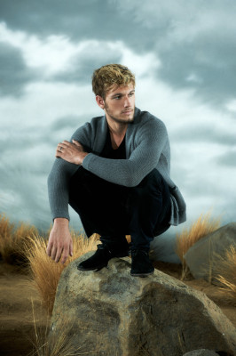 Alex Pettyfer pic #383647