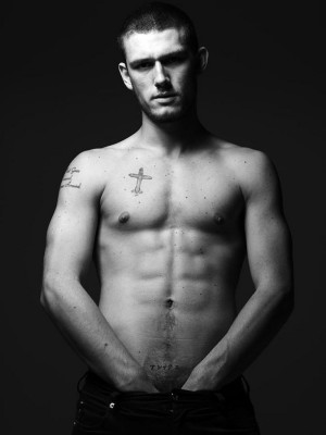 Alex Pettyfer pic #327520