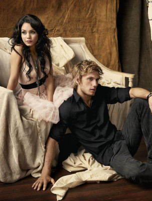 Alex Pettyfer pic #526625