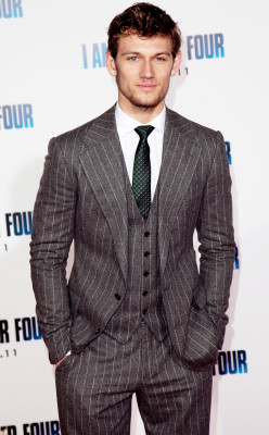 Alex Pettyfer pic #402765