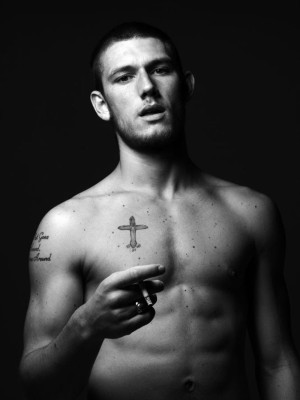 Alex Pettyfer pic #327486