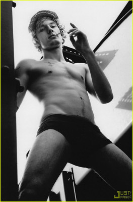 Alex Pettyfer pic #204812