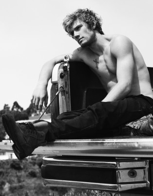 Alex Pettyfer pic #324521