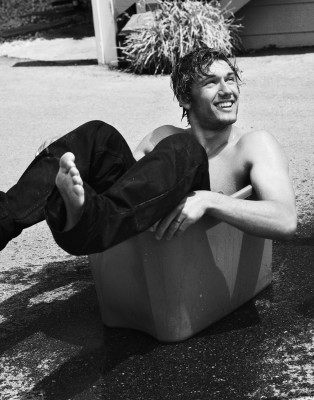 Alex Pettyfer pic #324517