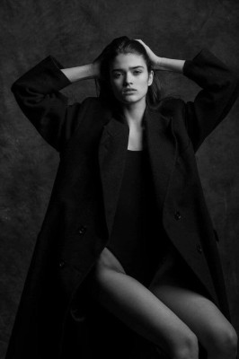 Alexandra Micu pic #1376171