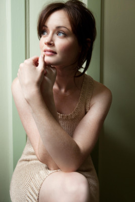 photo 8 in Alexis Bledel gallery [id533366] 2012-09-18 00:00:00