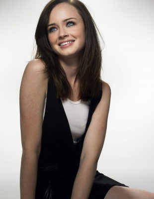 photo 6 in Alexis Bledel gallery [id152910] 2009-05-05 00:00:00