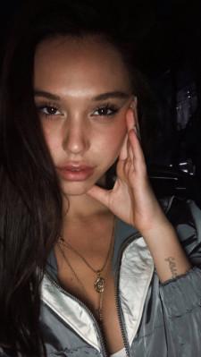 Alexis Ren pic #1033996