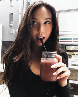Alexis Ren pic #1034022
