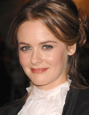 photo 3 in Alicia Silverstone gallery [id214897] 2009-12-16 00:00:00