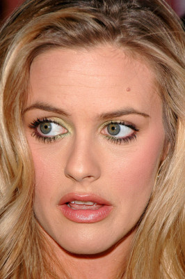 photo 4 in Alicia Silverstone gallery [id82510] -0001-11-30 00:00:00