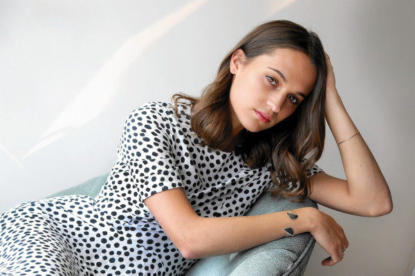 Alicia Vikander pic #819401