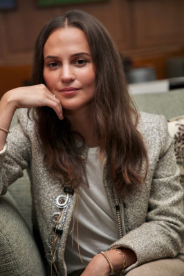 Alicia Vikander pic #1313653