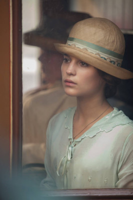 Alicia Vikander pic #1199177