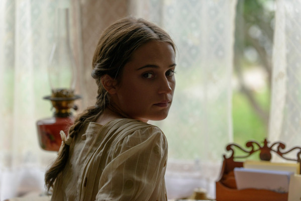 Alicia Vikander pic #1185737