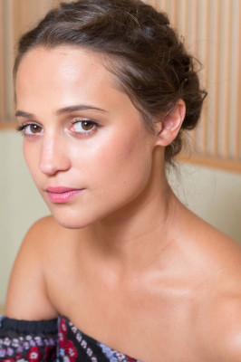Alicia Vikander pic #1195967