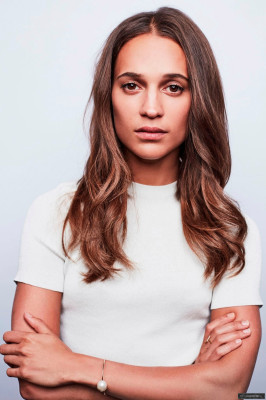 Alicia Vikander pic #1203898