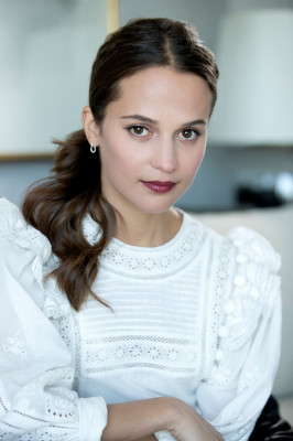 Alicia Vikander pic #1193109