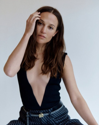 Alicia Vikander by Thomas Chéné for WWD (2023)