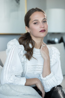 Alicia Vikander pic #1020660