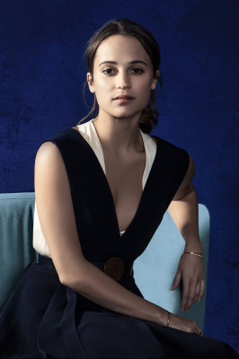 Alicia Vikander pic #821174