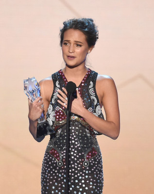 Alicia Vikander pic #828124
