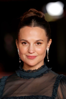 Alicia Vikander pic #1340121