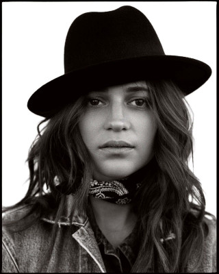 Alicia Vikander pic #1037947