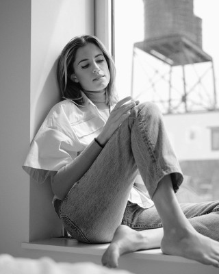 Allison Williams pic #1140455