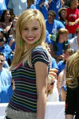 photo 9 in Aly and Aj gallery [id344978] 2011-02-22 00:00:00