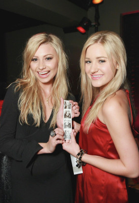 Aly and Aj pic #464677