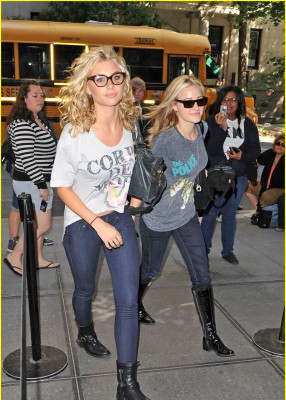 photo 10 in Aly and Aj gallery [id339342] 2011-02-14 00:00:00
