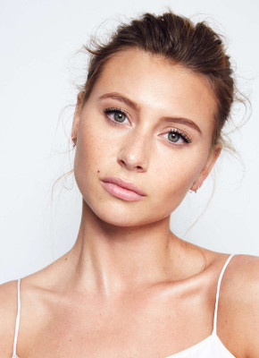 Alyson Michalka pic #800955