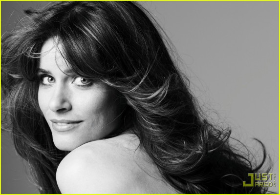Amanda Peet pic #204448