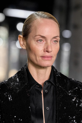 Amber Valletta pic #1323186