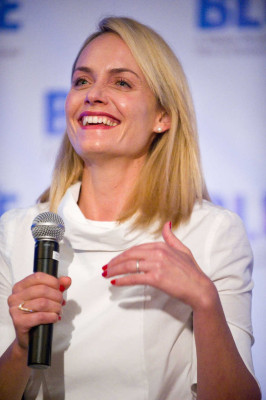 Amber Valletta pic #611411