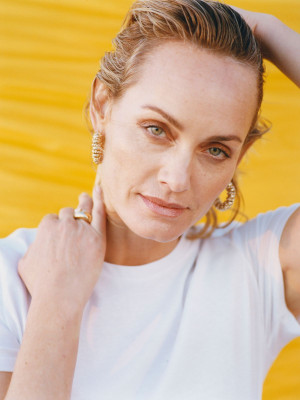 Amber Valletta pic #1199503