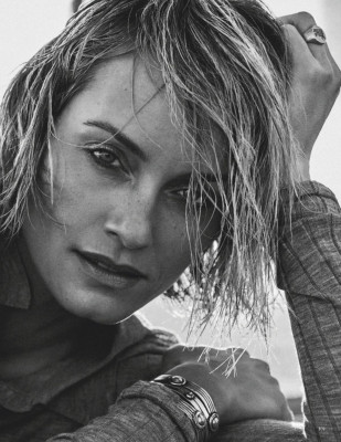 Amber Valletta pic #1201239