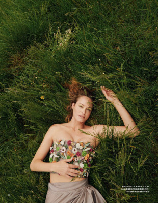 Amber Valletta pic #1332357