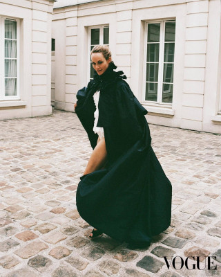 Amber Valletta pic #1357054