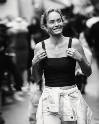 Amber Valletta pic #1326389