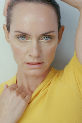 Amber Valletta pic #1339819