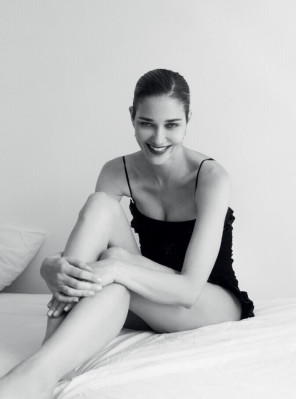 photo 3 in Ana Beatriz Barros gallery [id1323751] 2023-03-15 00:00:00