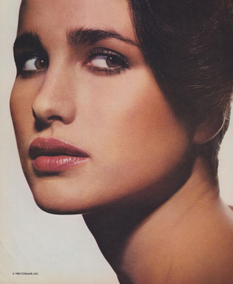 Andie Macdowell pic #1377685