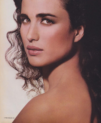 Andie Macdowell pic #1377683
