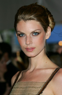 Angela Lindvall pic #190613